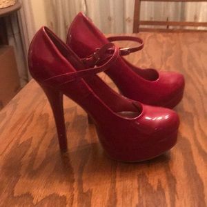 Red patent leather platform heels size 8.5